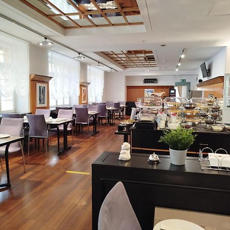 Hotel Schwert Ращат Екстериор снимка