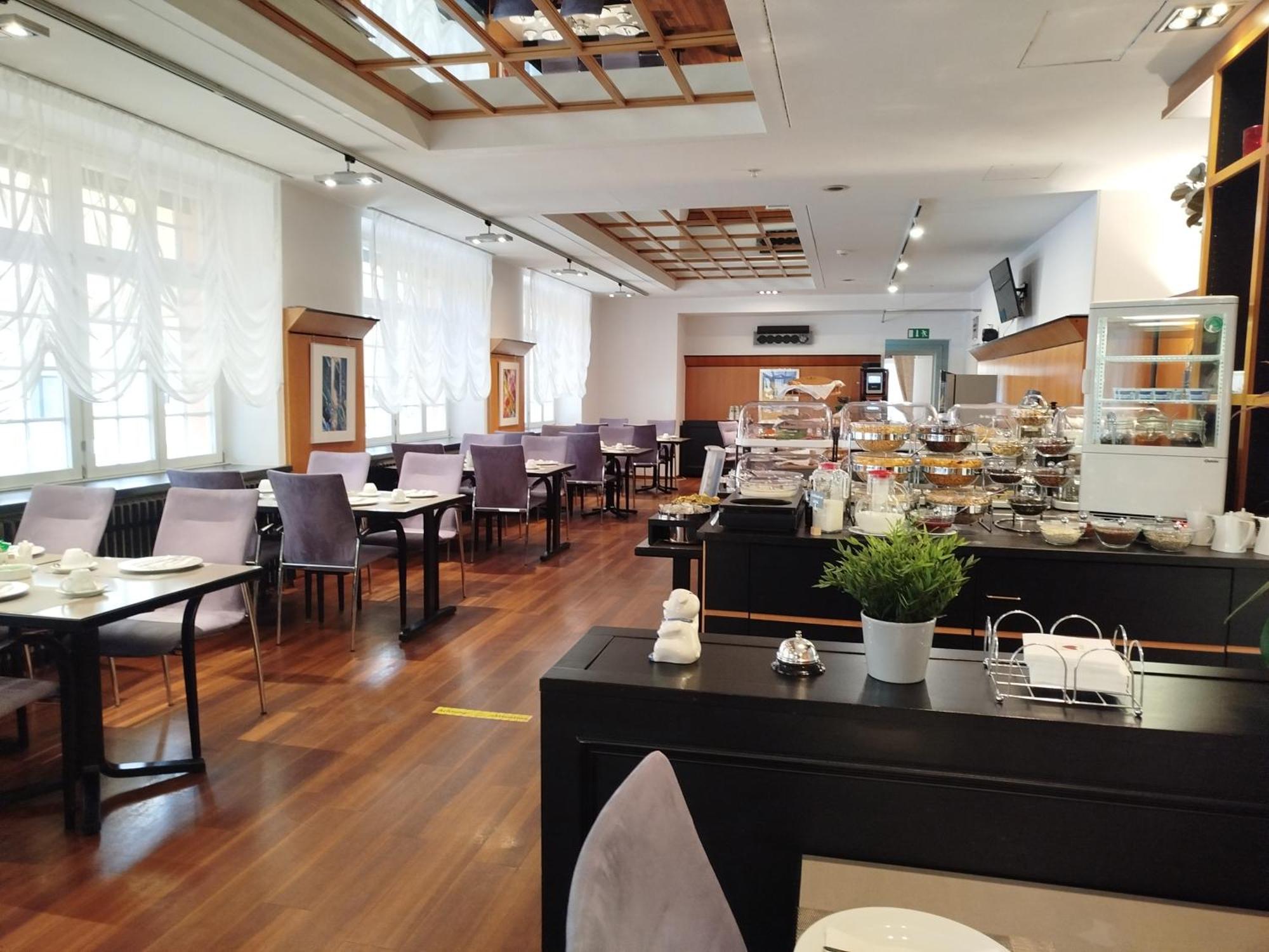Hotel Schwert Ращат Екстериор снимка