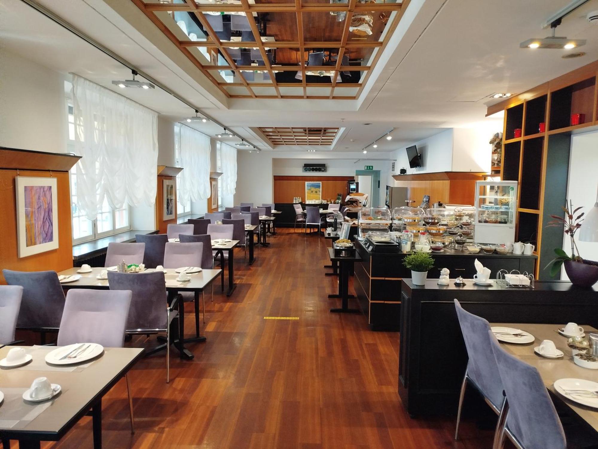 Hotel Schwert Ращат Екстериор снимка