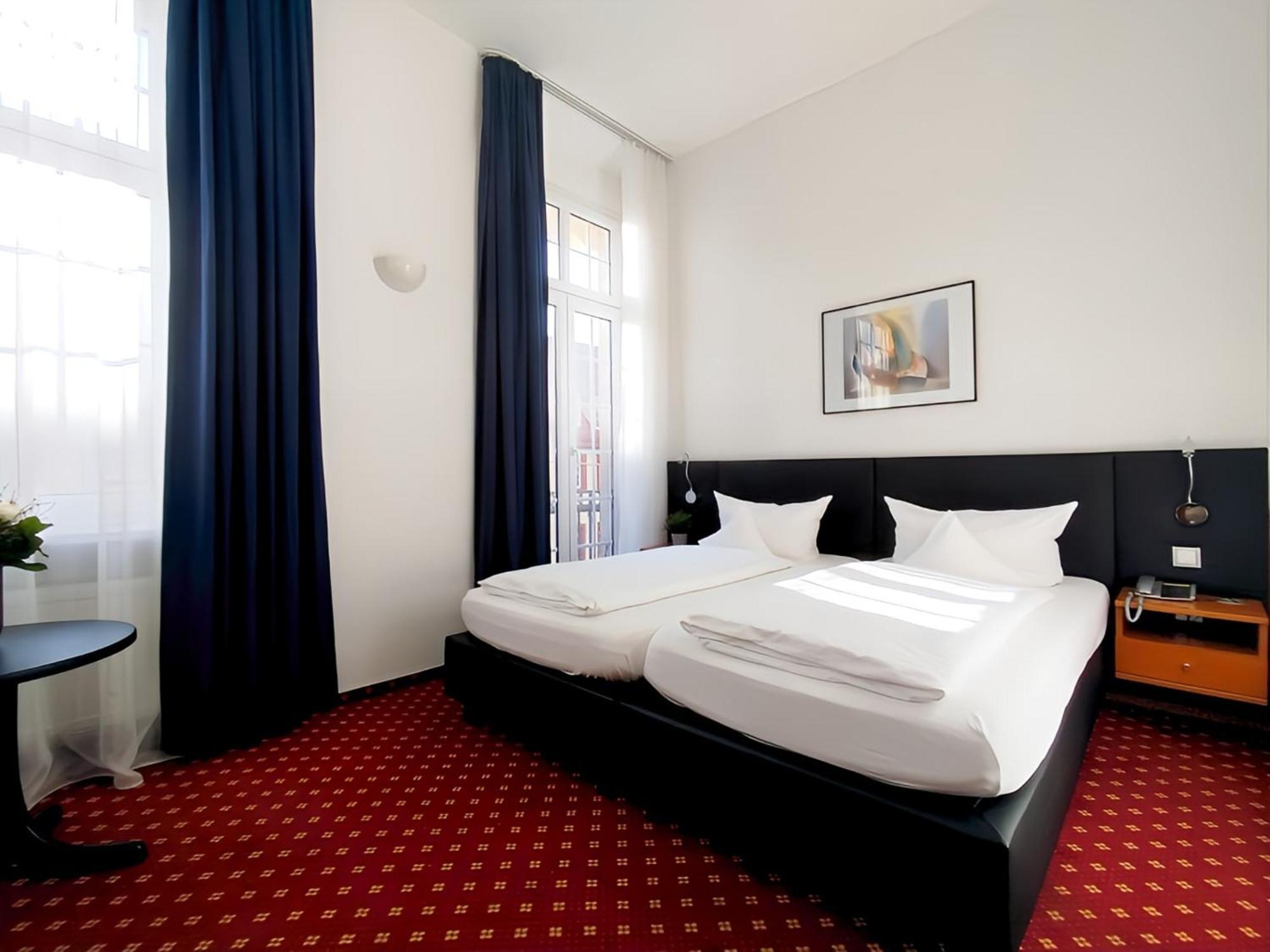 Hotel Schwert Ращат Екстериор снимка