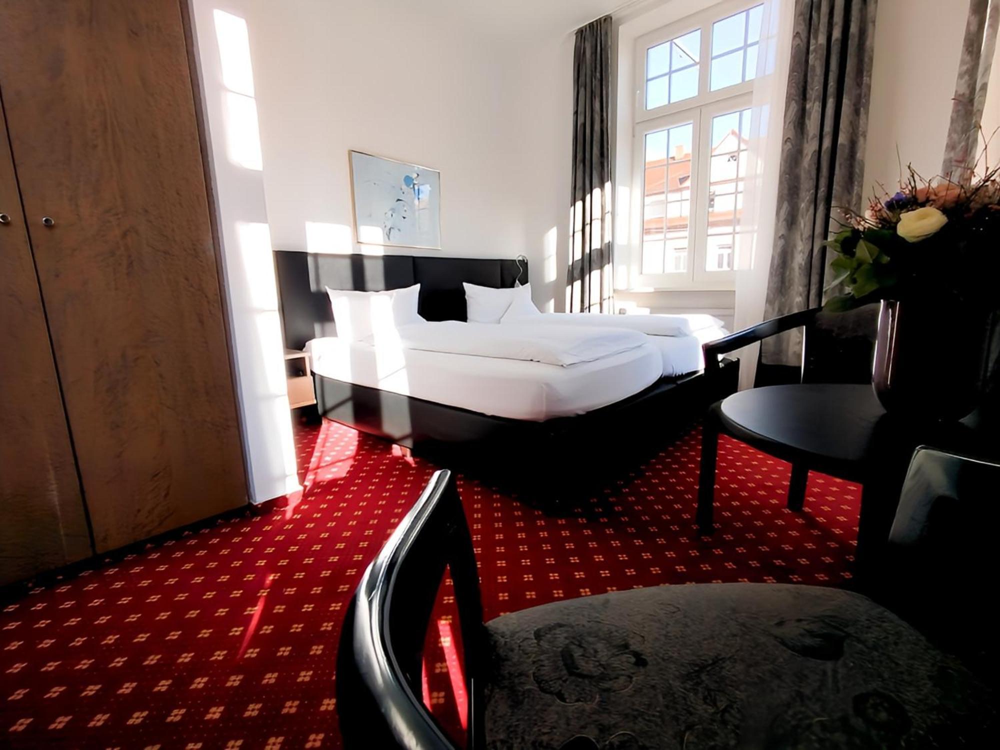 Hotel Schwert Ращат Екстериор снимка