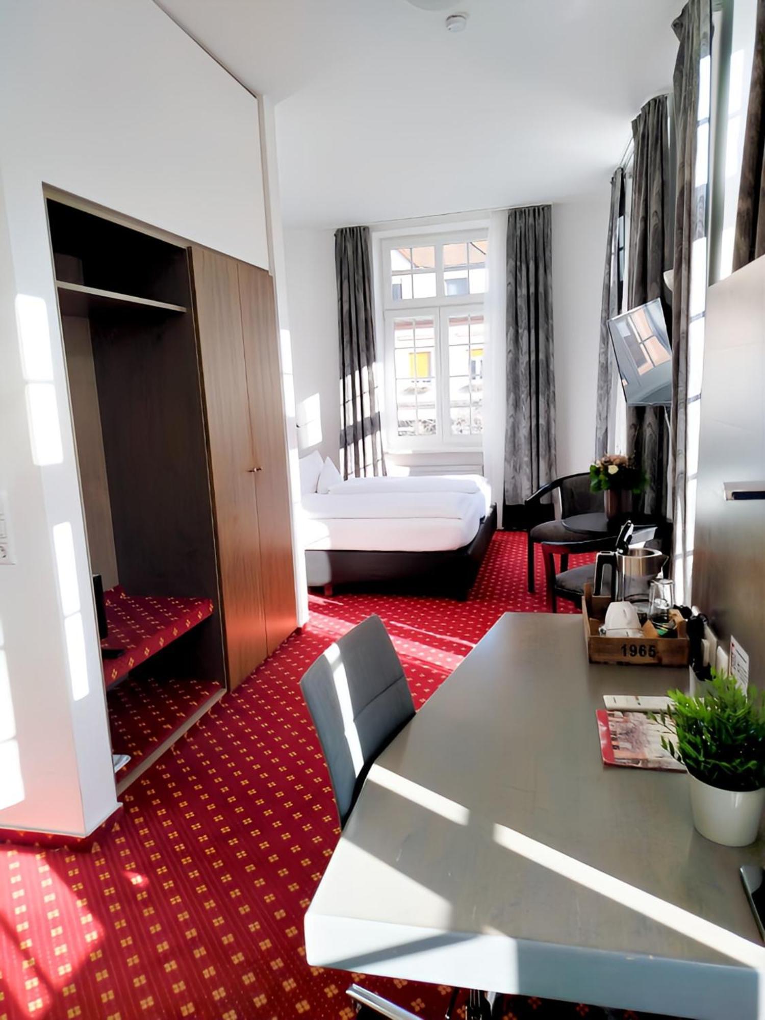 Hotel Schwert Ращат Екстериор снимка
