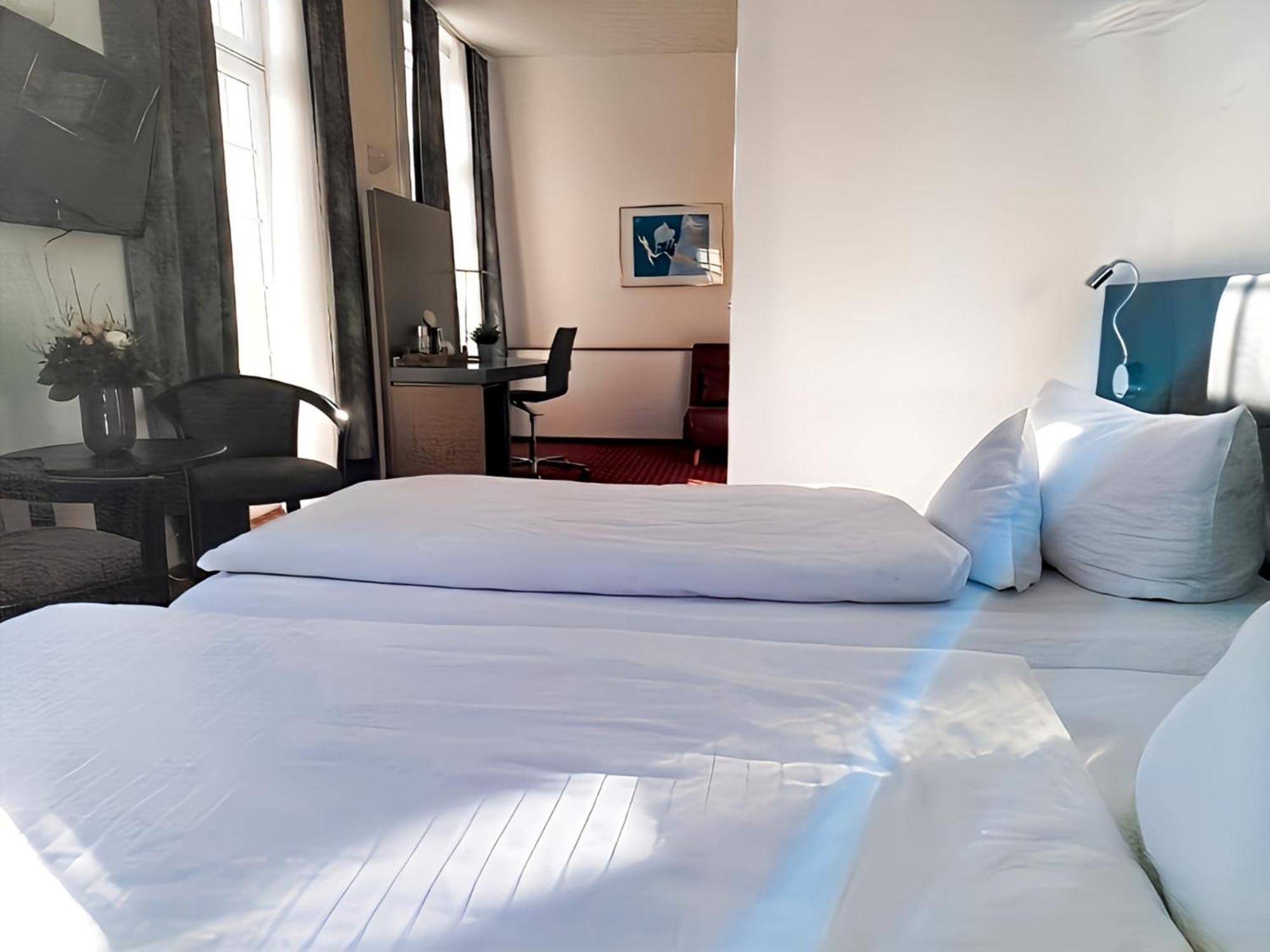 Hotel Schwert Ращат Екстериор снимка