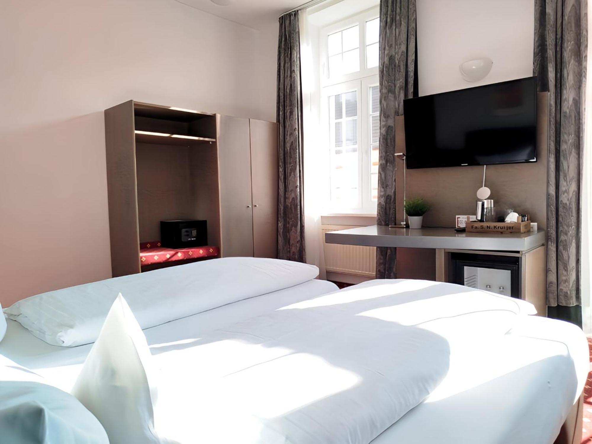 Hotel Schwert Ращат Екстериор снимка