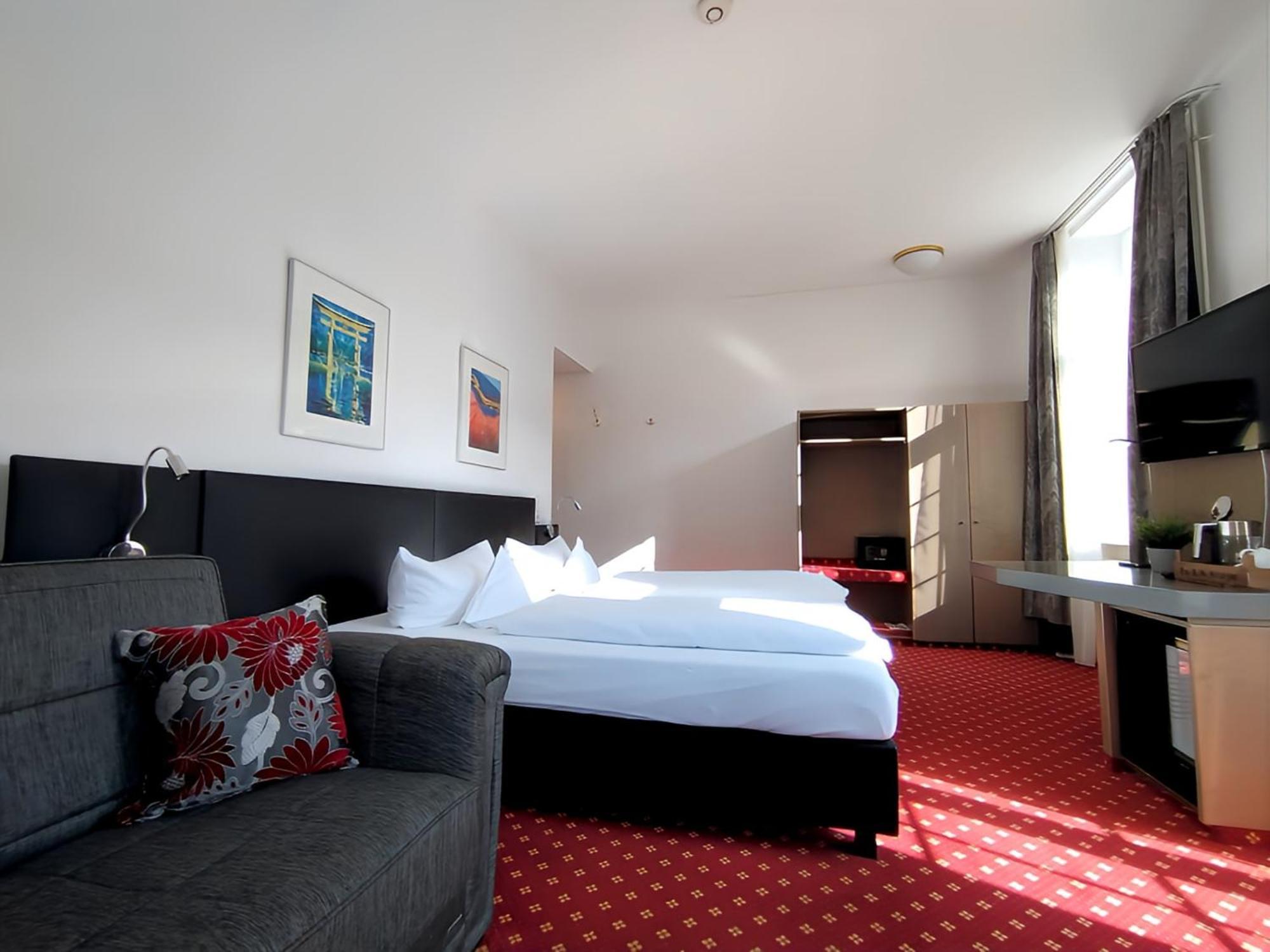 Hotel Schwert Ращат Екстериор снимка