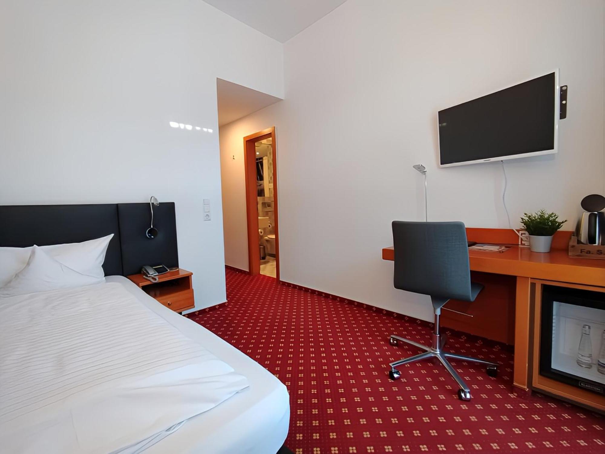 Hotel Schwert Ращат Екстериор снимка