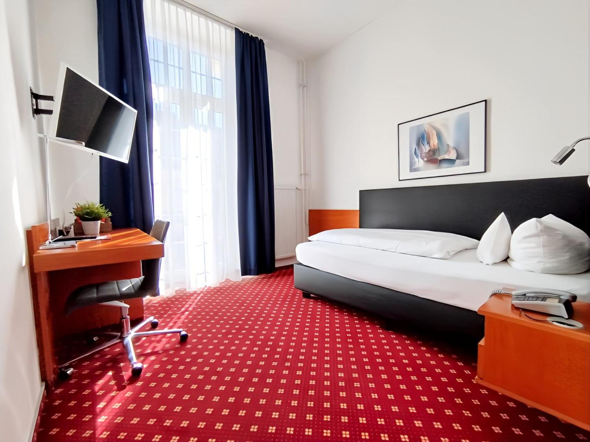 Hotel Schwert Ращат Екстериор снимка