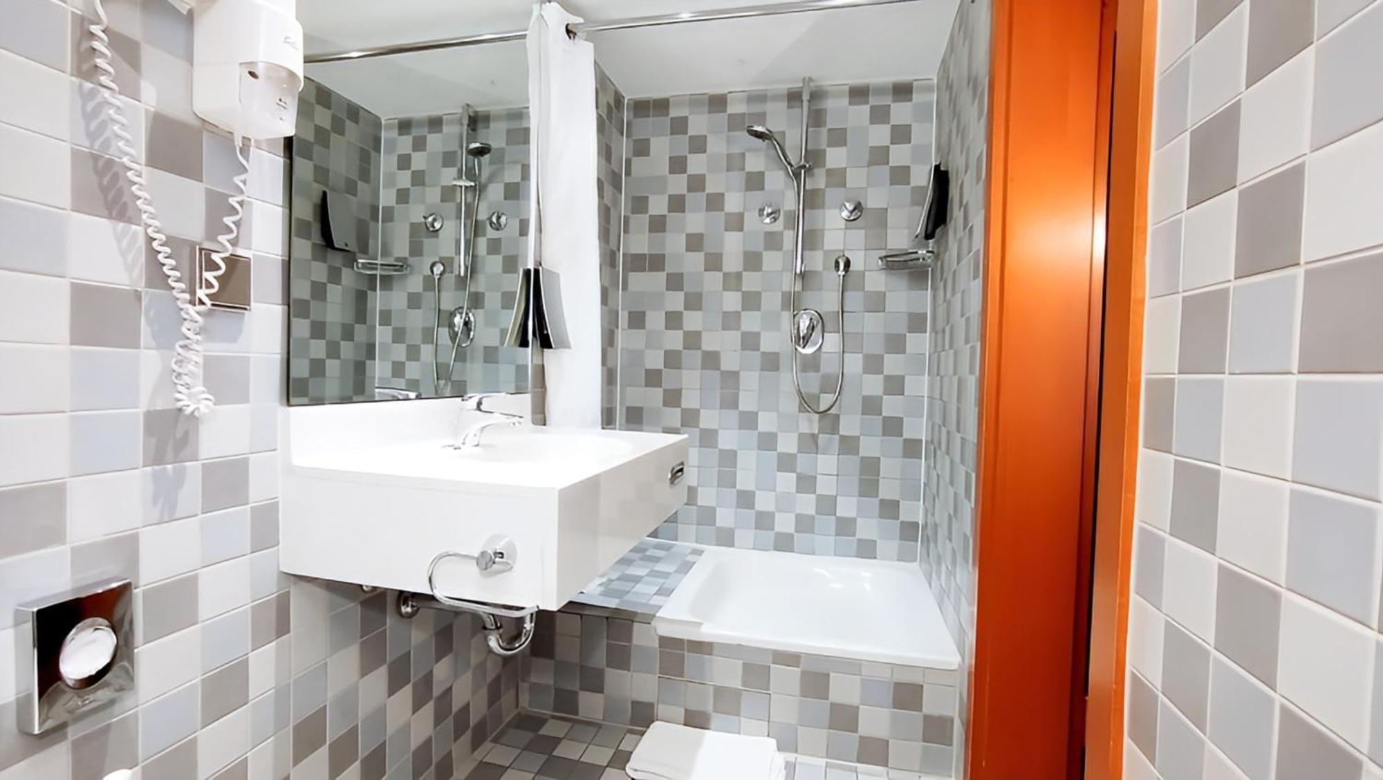 Hotel Schwert Ращат Екстериор снимка