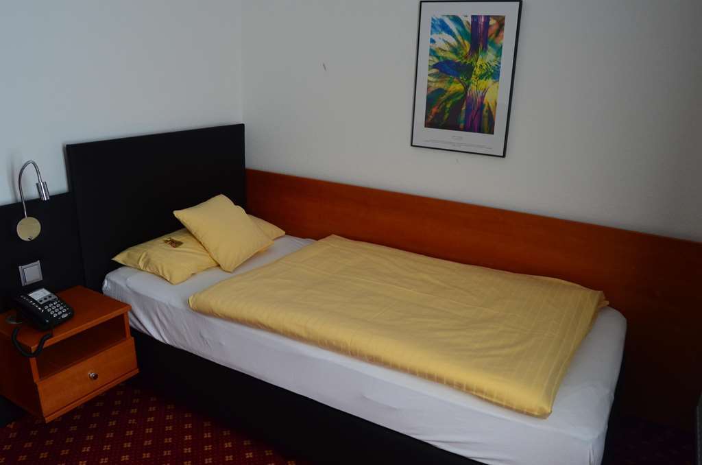 Hotel Schwert Ращат Екстериор снимка
