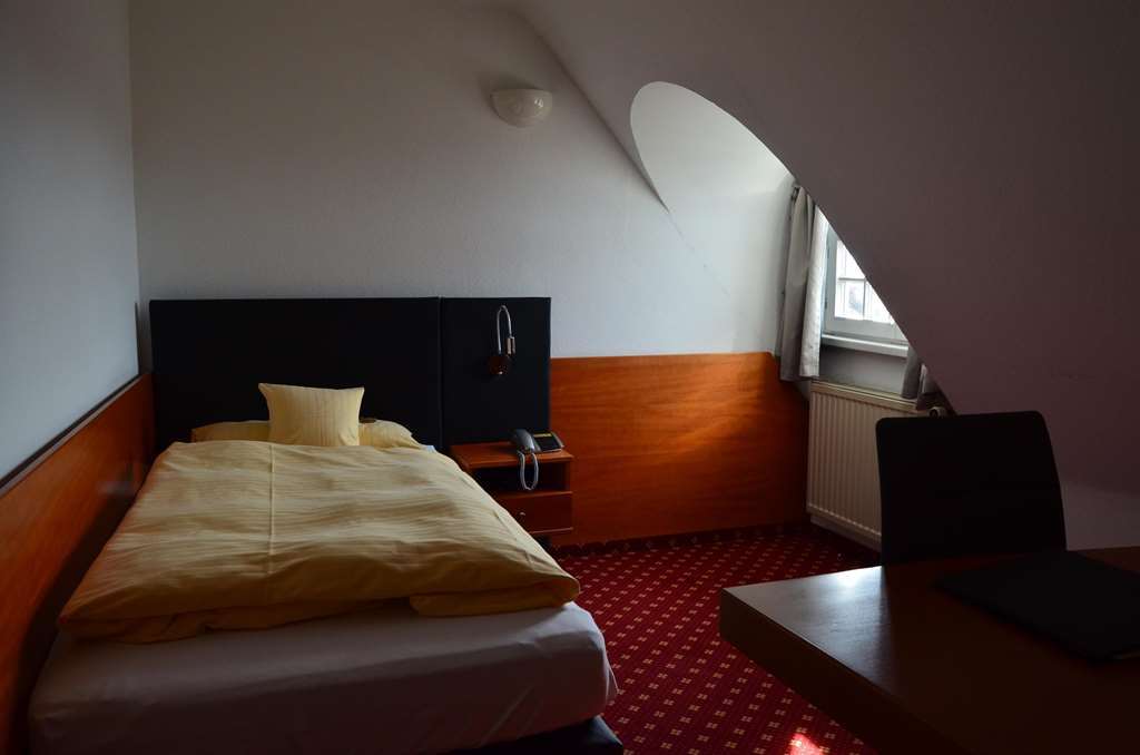 Hotel Schwert Ращат Екстериор снимка