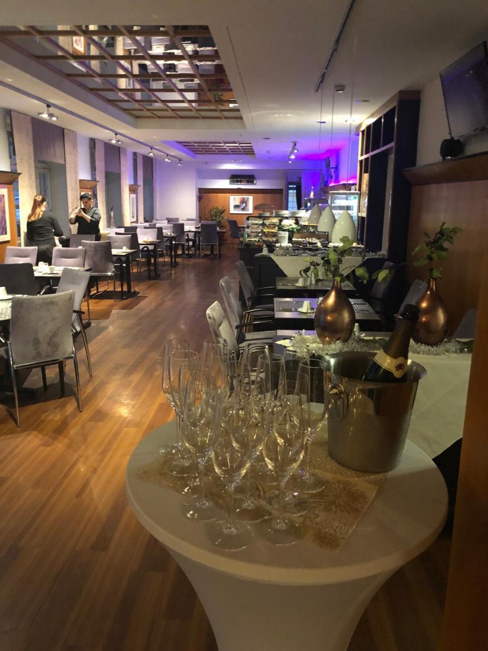 Hotel Schwert Ращат Екстериор снимка